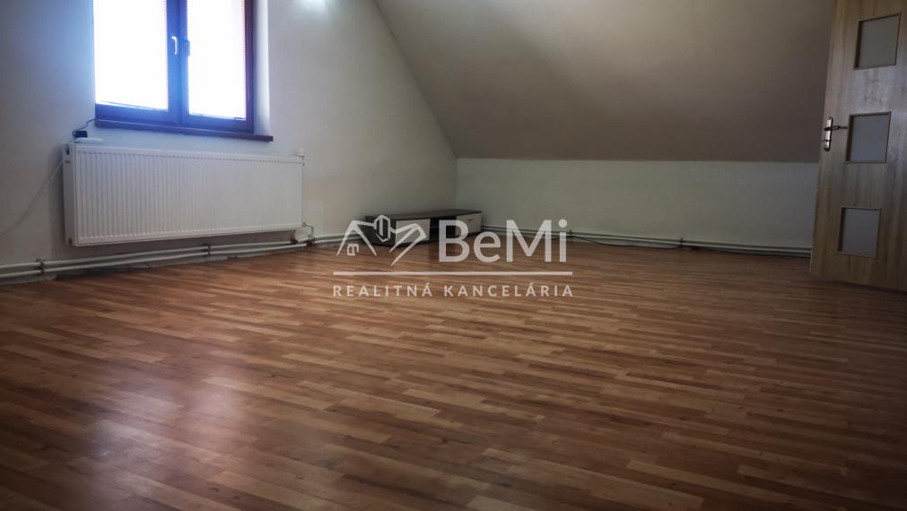 034-12-PAMA     4 izbový rodinný  dom - Palárikovo