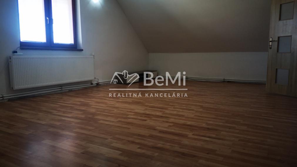 034-12-PAMA     4 izbový rodinný  dom - Palárikovo