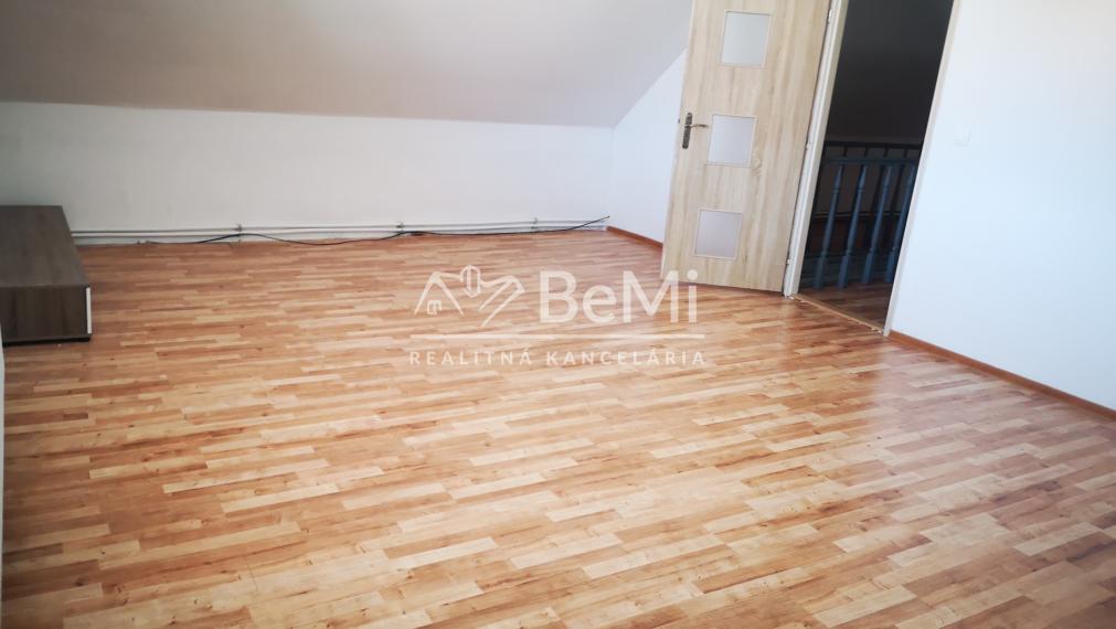 034-12-PAMA     4 izbový rodinný  dom - Palárikovo