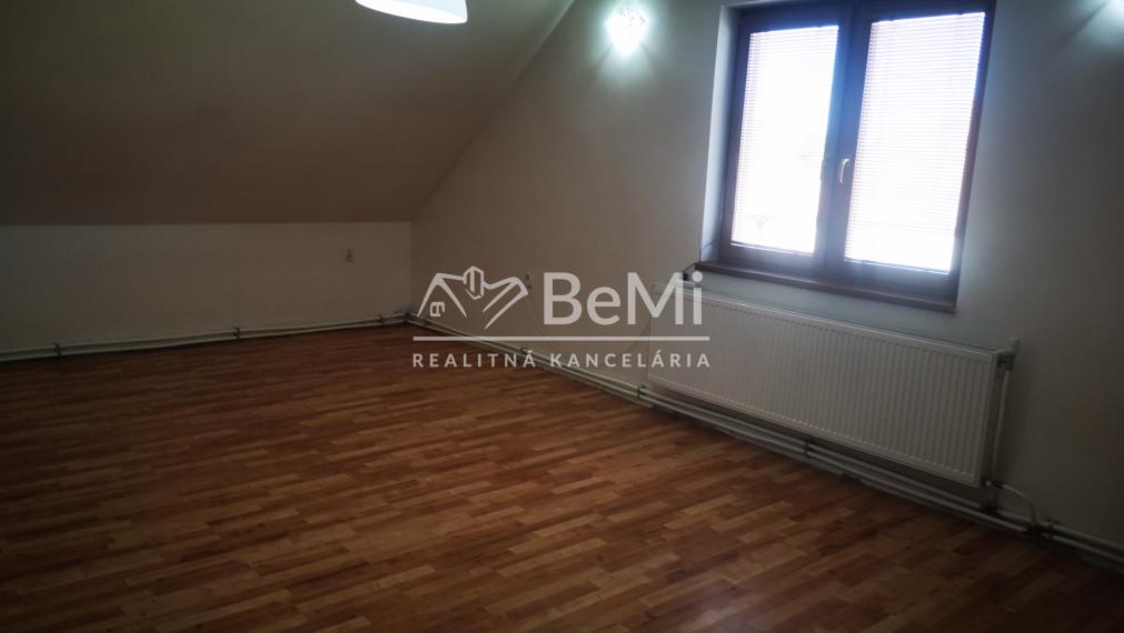 034-12-PAMA     4 izbový rodinný  dom - Palárikovo