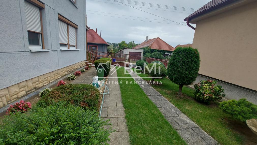 Predaj 5 izbový  dom Malé Chyndice, Nitra(231-12-JUFa)