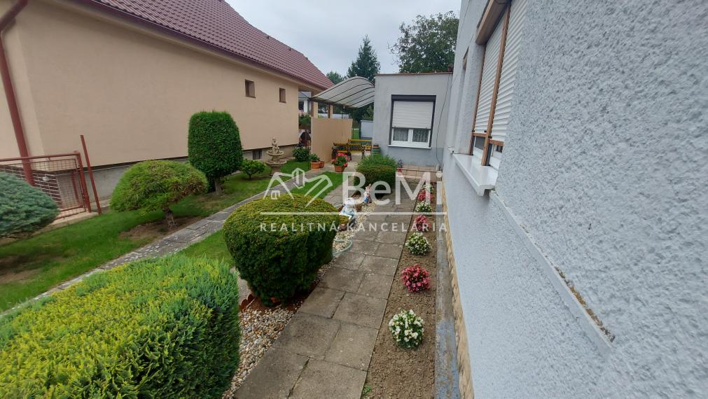 Predaj 5 izbový  dom Malé Chyndice, Nitra(231-12-JUFa)