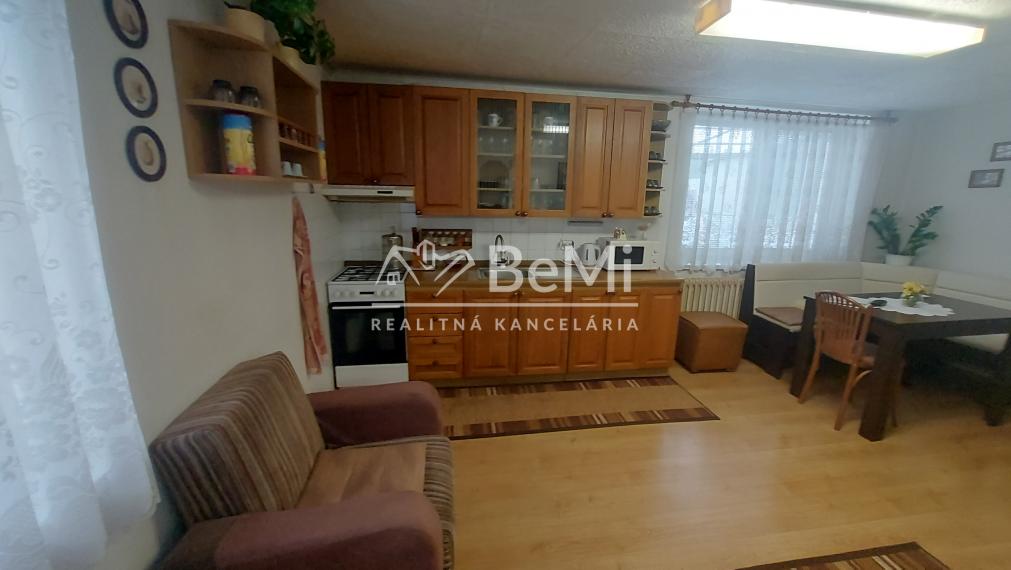 Predaj 5 izbový  dom Malé Chyndice, Nitra(231-12-JUFa)