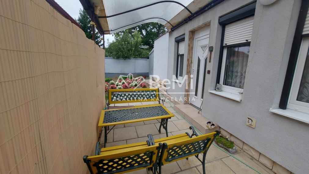 Predaj 5 izbový  dom Malé Chyndice, Nitra(231-12-JUFa)