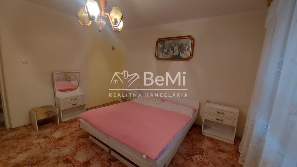 Predaj 5 izbový  dom Malé Chyndice, Nitra(231-12-JUFa)