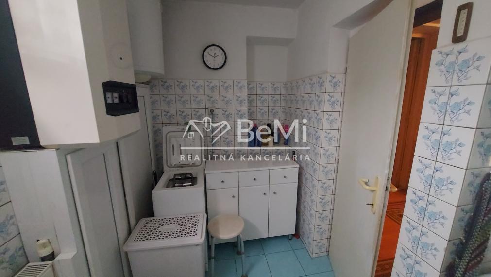 Predaj 5 izbový  dom Malé Chyndice, Nitra(231-12-JUFa)