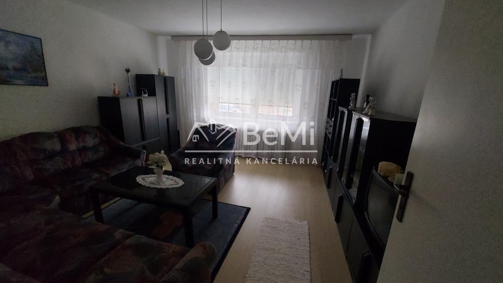 Predaj 5 izbový  dom Malé Chyndice, Nitra(231-12-JUFa)