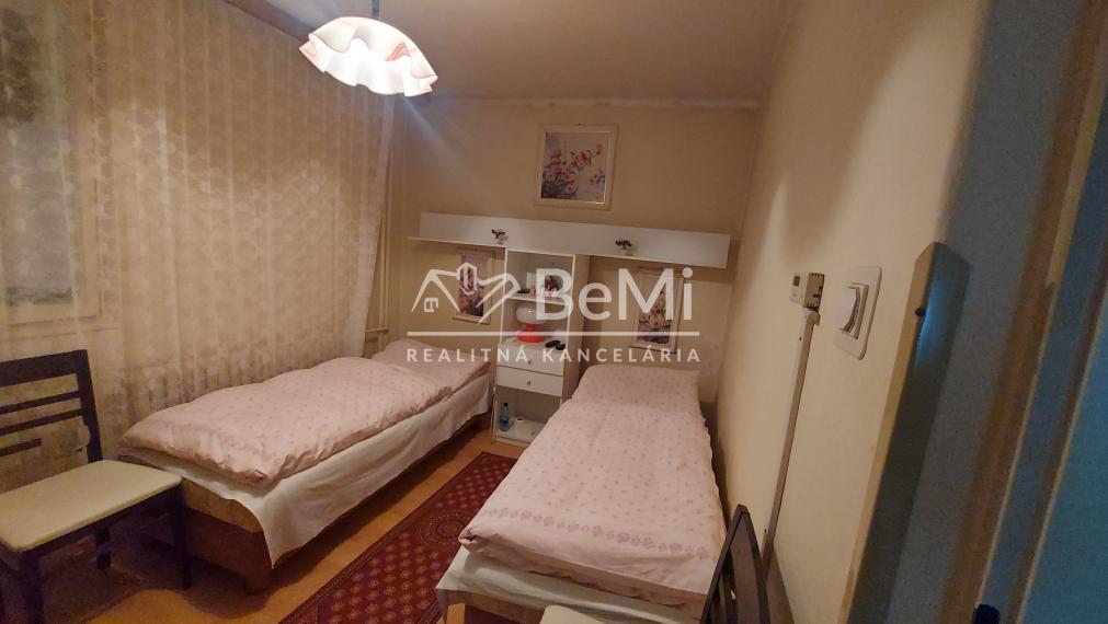 Predaj 5 izbový  dom Malé Chyndice, Nitra(231-12-JUFa)