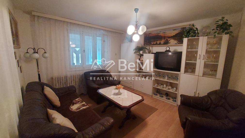 Predaj 5 izbový  dom Malé Chyndice, Nitra(231-12-JUFa)