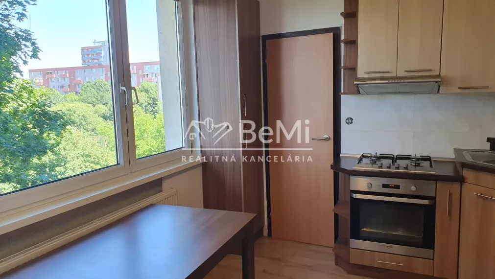 3-izbový byt ,Nitra- Alexyho ul. ,kompletná rekonštrukcia - 003-113-VISKa