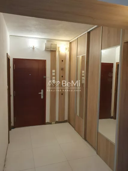 3-izbový byt ,Nitra- Alexyho ul. ,kompletná rekonštrukcia - 003-113-VISKa