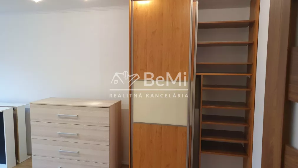 3-izbový byt ,Nitra- Alexyho ul. ,kompletná rekonštrukcia - 003-113-VISKa