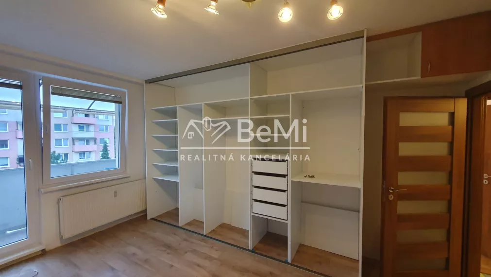 3-izbový byt ,Nitra- Alexyho ul. ,kompletná rekonštrukcia - 003-113-VISKa