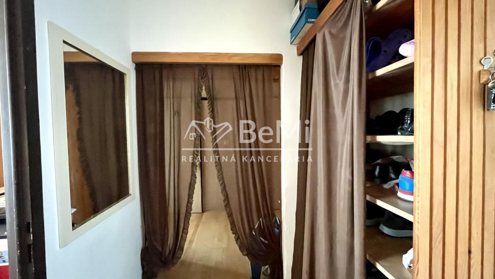 REZERVOVANÝ 3 izbový byt, 72m2, Sásová, Banská Bystrica