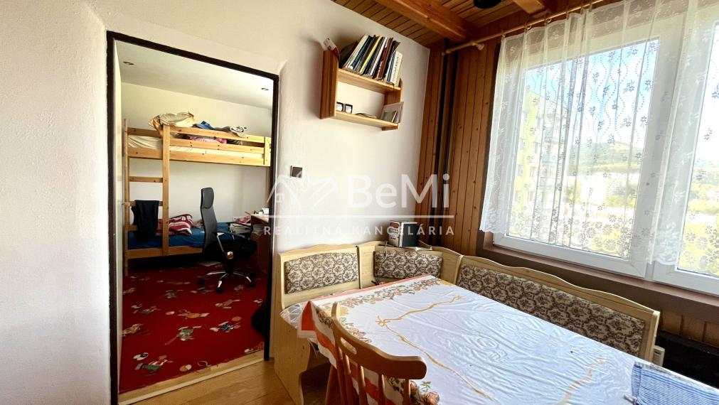 REZERVOVANÝ 3 izbový byt, 72m2, Sásová, Banská Bystrica