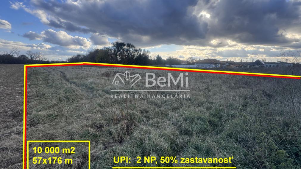 Stavebný developerský pozemok 10000 m2 - Ivanka pri Nitre