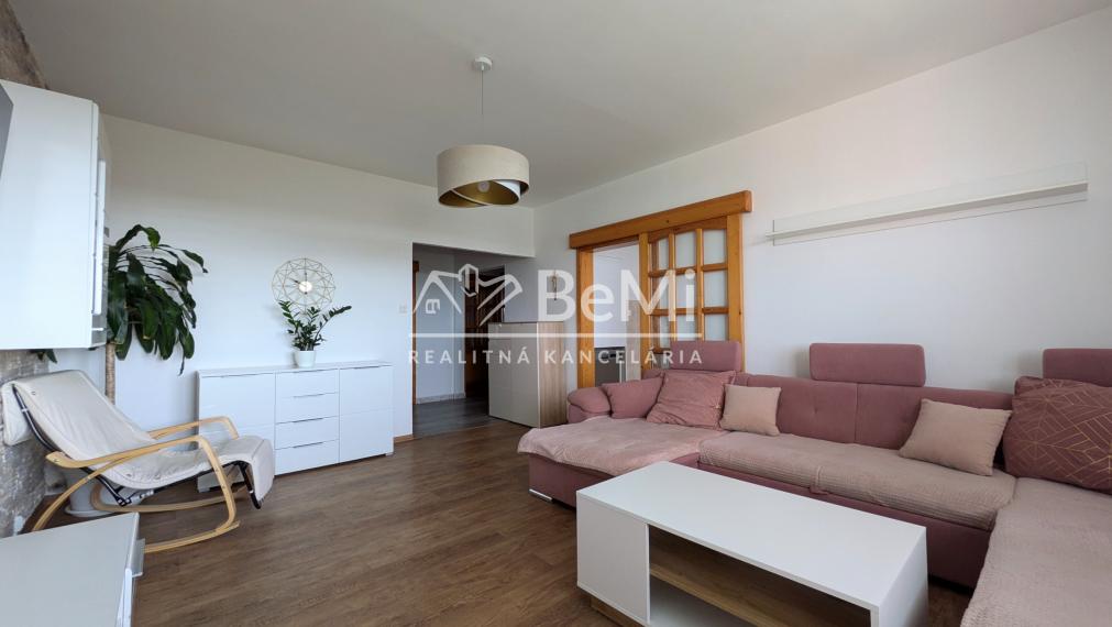 REZERVOVANÉ - Predaj, veľký 3 izbový byt - Zlaté Moravce (1232-113-AFI)