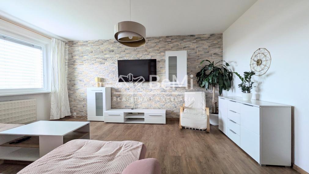 REZERVOVANÉ - Predaj, veľký 3 izbový byt - Zlaté Moravce (1232-113-AFI)