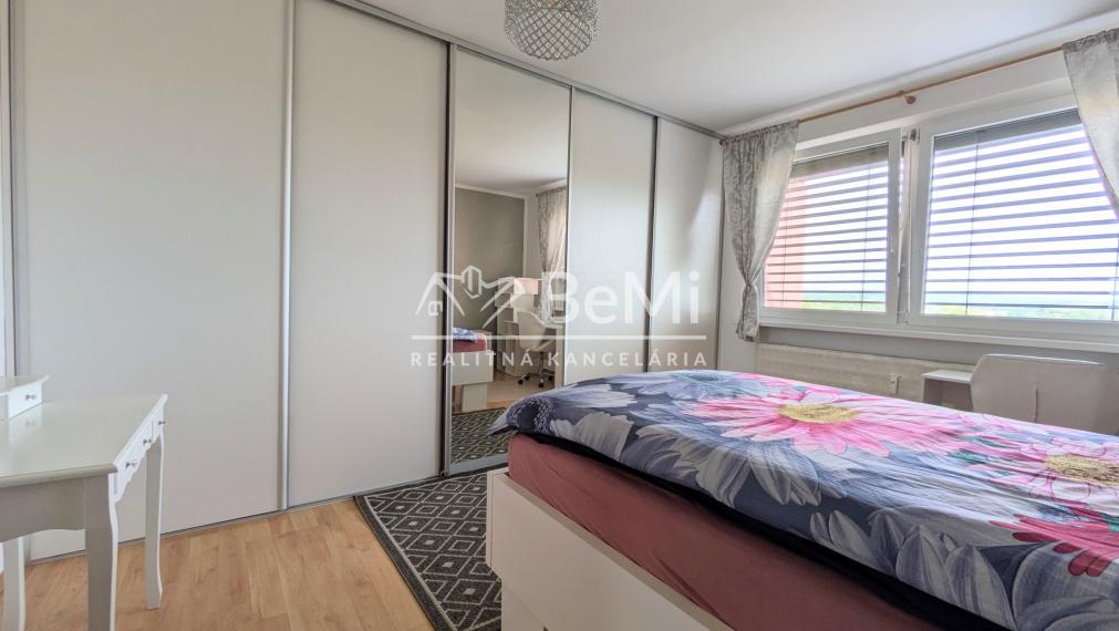 REZERVOVANÉ - Predaj, veľký 3 izbový byt - Zlaté Moravce (1232-113-AFI)