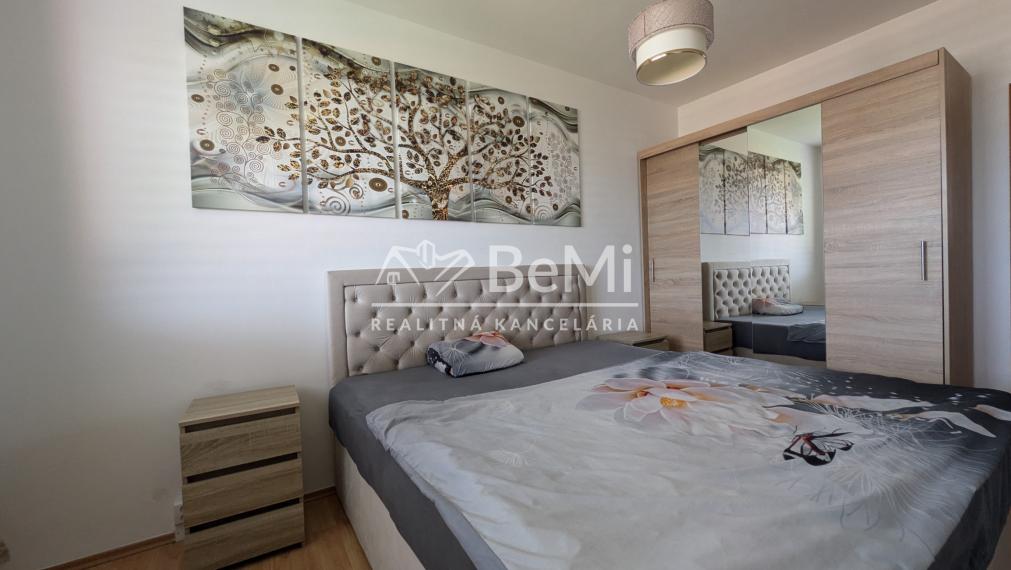 REZERVOVANÉ - Predaj, veľký 3 izbový byt - Zlaté Moravce (1232-113-AFI)