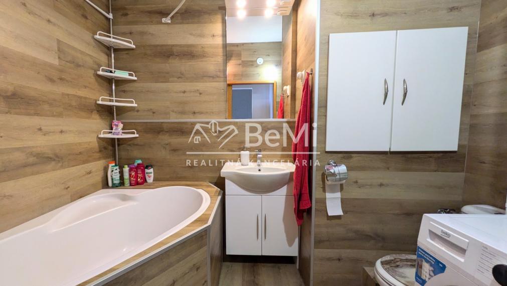 REZERVOVANÉ - Predaj, veľký 3 izbový byt - Zlaté Moravce (1232-113-AFI)