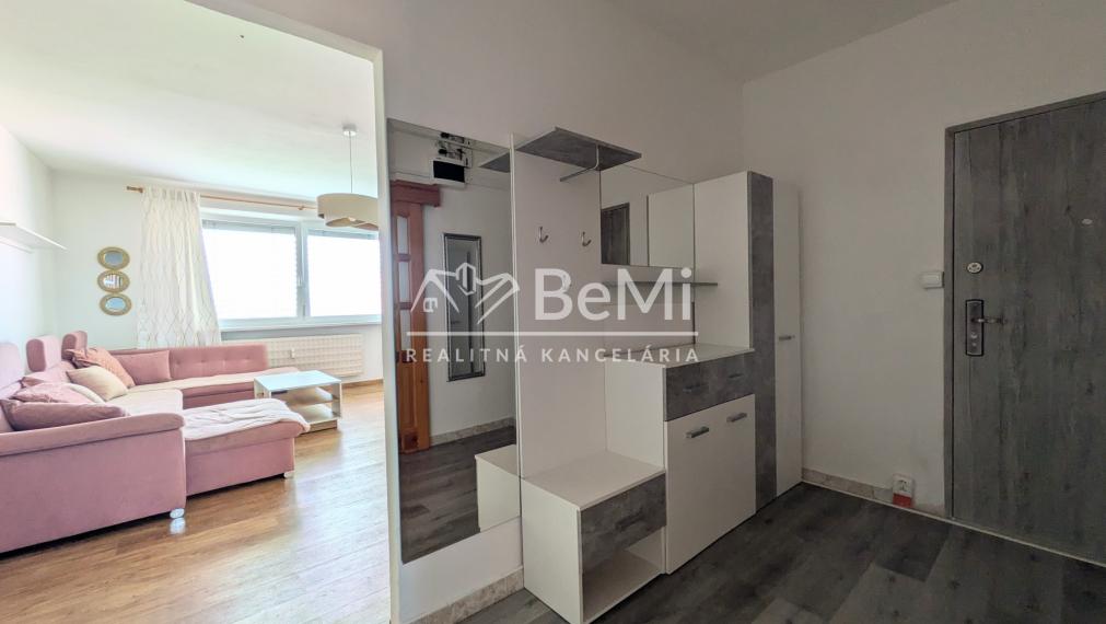 REZERVOVANÉ - Predaj, veľký 3 izbový byt - Zlaté Moravce (1232-113-AFI)