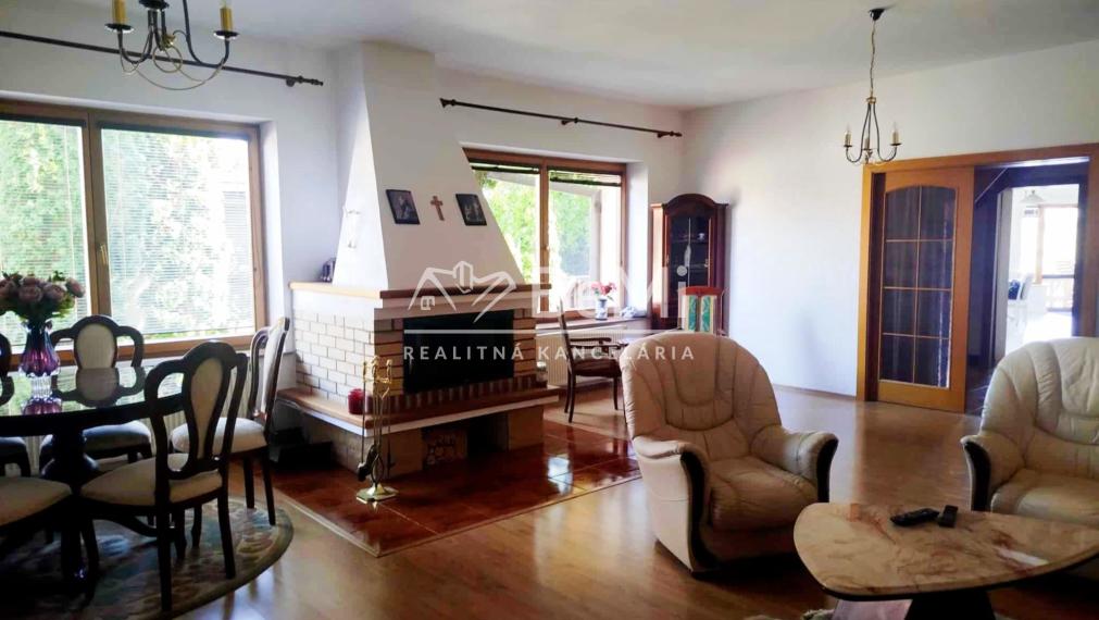 Výnimočný 7 izbový dom v Zbehoch – so saunou a bazénom