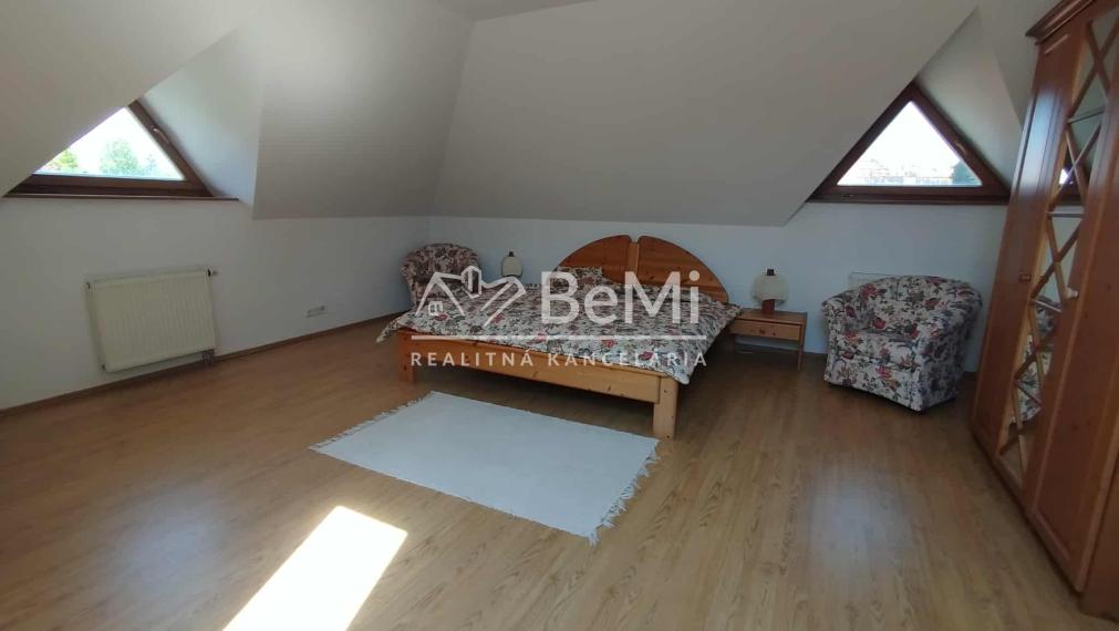 Výnimočný 7 izbový dom v Zbehoch – so saunou a bazénom