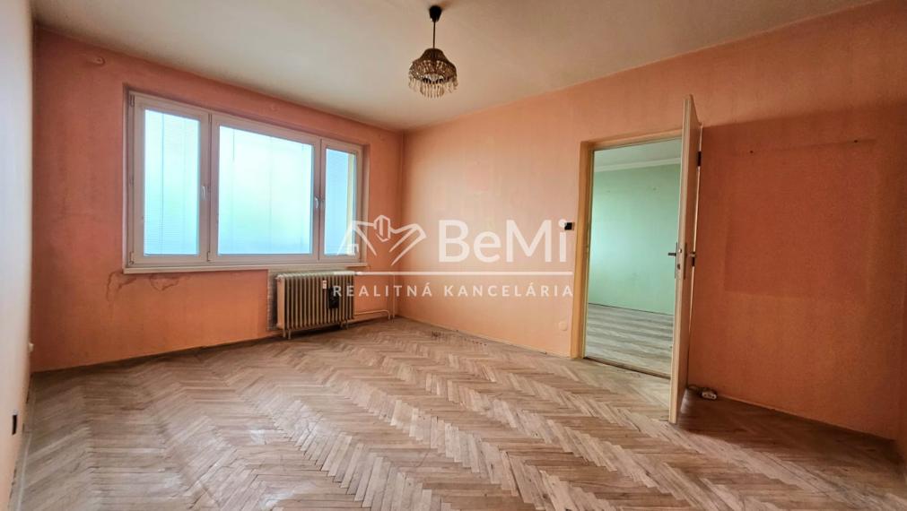 1-IZBOVÝ BYT NA SÍDLISKU RIMAVA-RIMAVSKÁ SOBOTA - NA PREDAJ