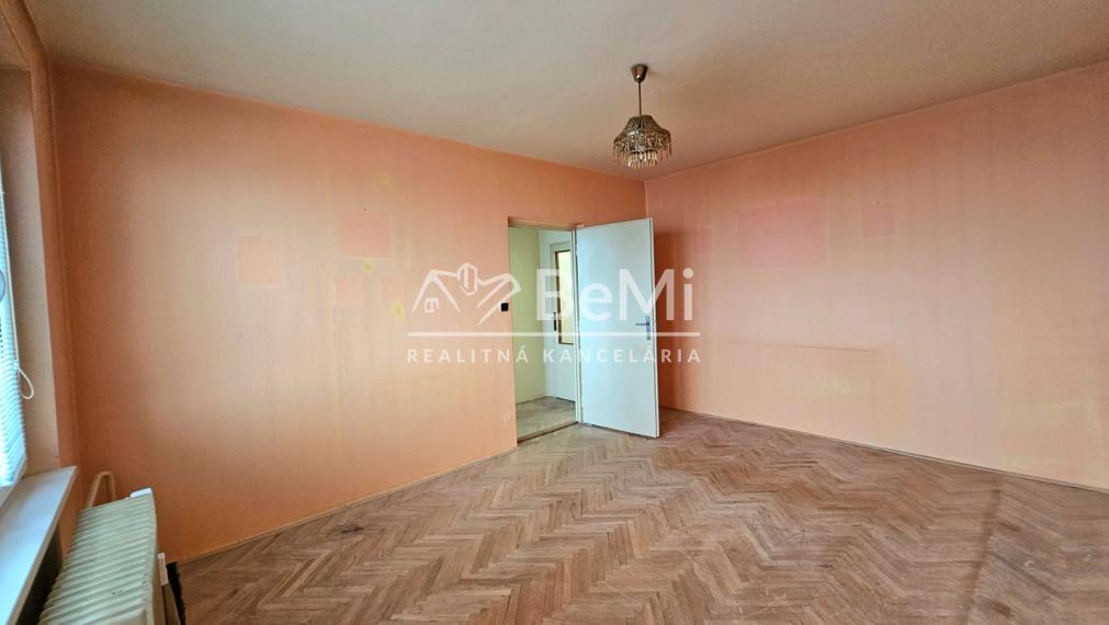 1-IZBOVÝ BYT NA SÍDLISKU RIMAVA-RIMAVSKÁ SOBOTA - NA PREDAJ