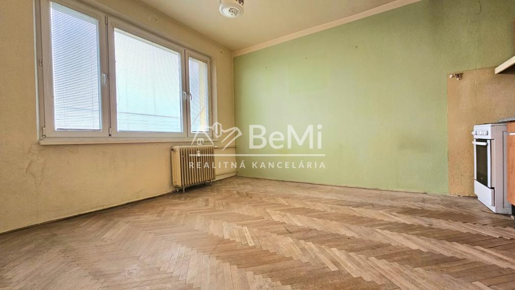 1-IZBOVÝ BYT NA SÍDLISKU RIMAVA-RIMAVSKÁ SOBOTA - NA PREDAJ