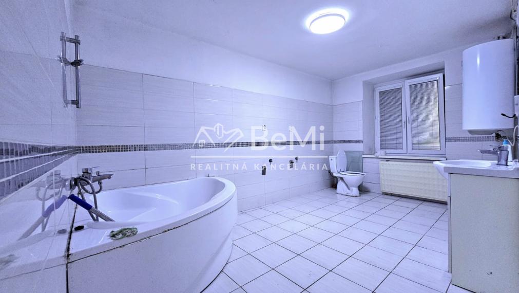 RODINNÝ DOM FIĽAKOVO-BISKUPICKÁ - NA PREDAJ