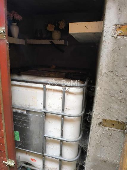 Rekreačná chata s veľkým pozemkom v lese