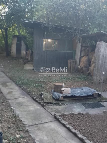 023-13-PAMA Viničný domček s pozemkom pri Branči,okres Nitra
