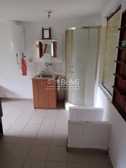 023-13-PAMA Viničný domček s pozemkom pri Branči,okres Nitra