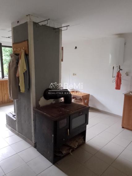 023-13-PAMA Viničný domček s pozemkom pri Branči,okres Nitra