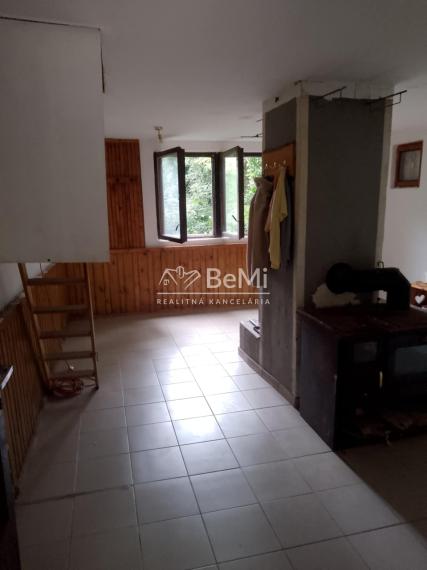 023-13-PAMA Viničný domček s pozemkom pri Branči,okres Nitra