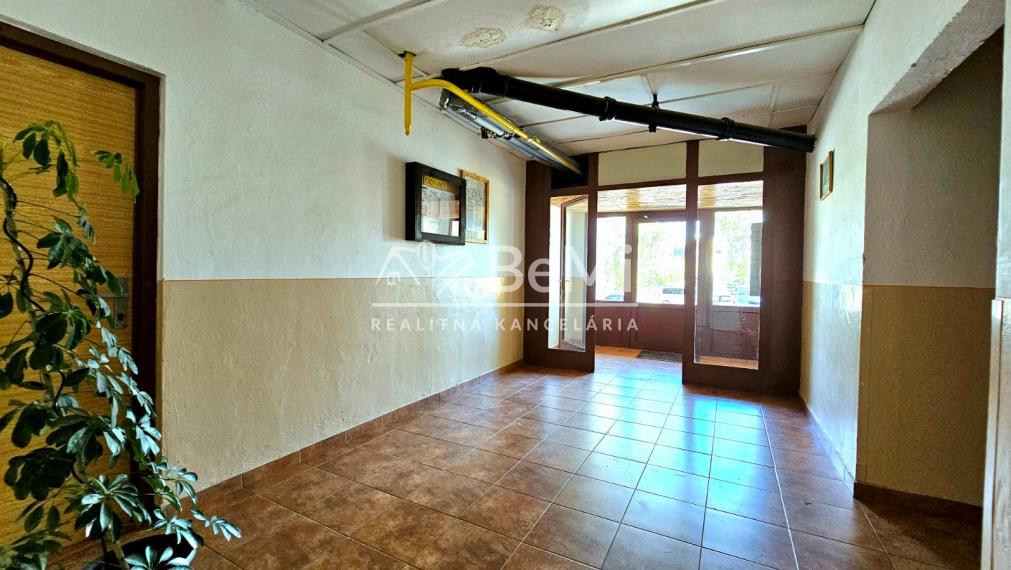 3-IZBOVÝ BYT S BALKÓNOM BREZNO-MAZORNÍKOVO - NA PREDAJ