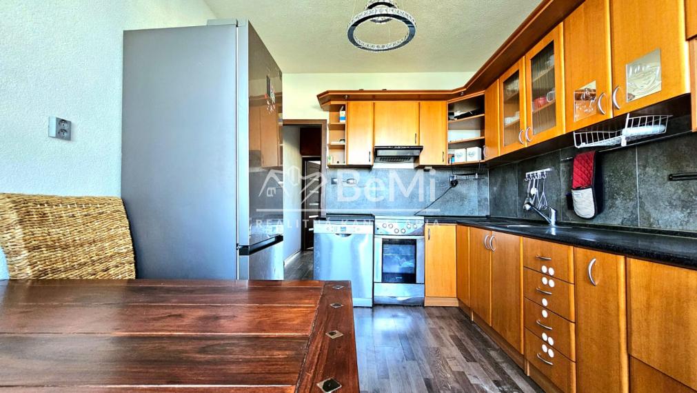 3-IZBOVÝ BYT S BALKÓNOM BREZNO-MAZORNÍKOVO - NA PREDAJ