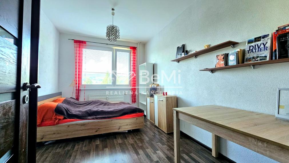 3-IZBOVÝ BYT S BALKÓNOM BREZNO-MAZORNÍKOVO - NA PREDAJ