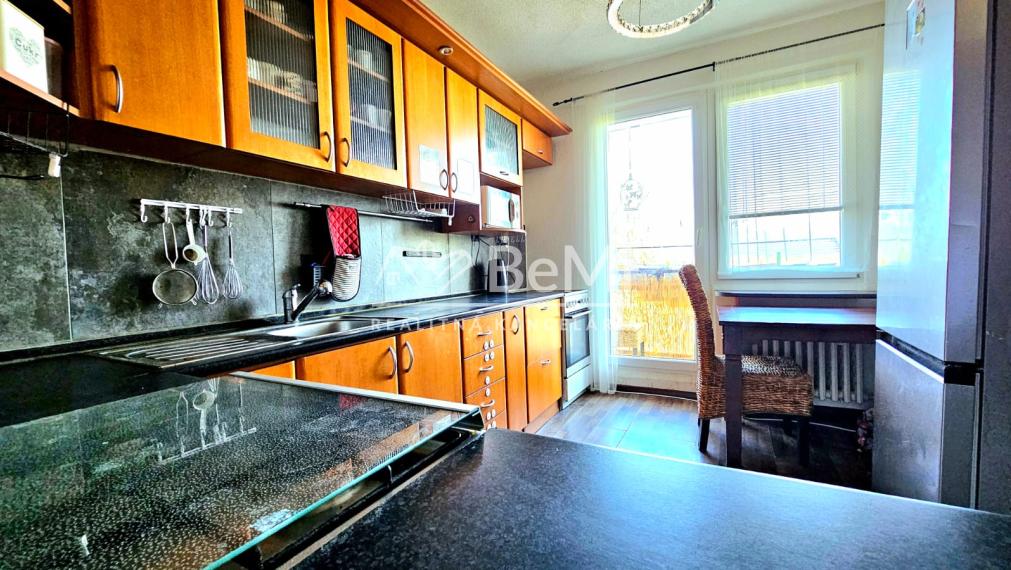 3-IZBOVÝ BYT S BALKÓNOM BREZNO-MAZORNÍKOVO - NA PREDAJ