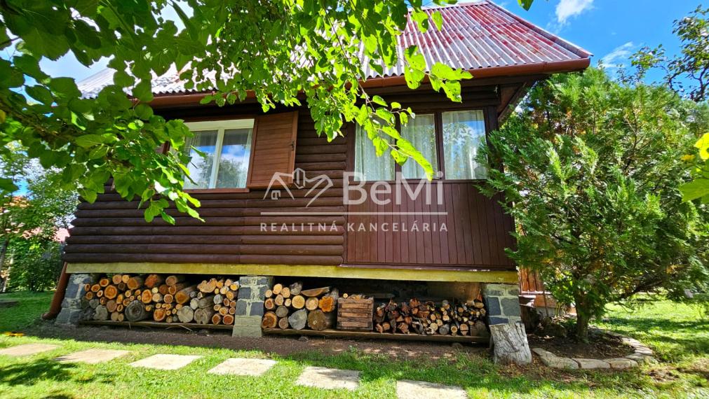 KRÁSNA CHATA V RIMAVSKEJ SOBOTE 1677m2 - NA PREDAJ