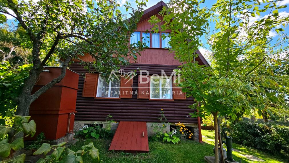 KRÁSNA CHATA V RIMAVSKEJ SOBOTE 1677m2 - NA PREDAJ