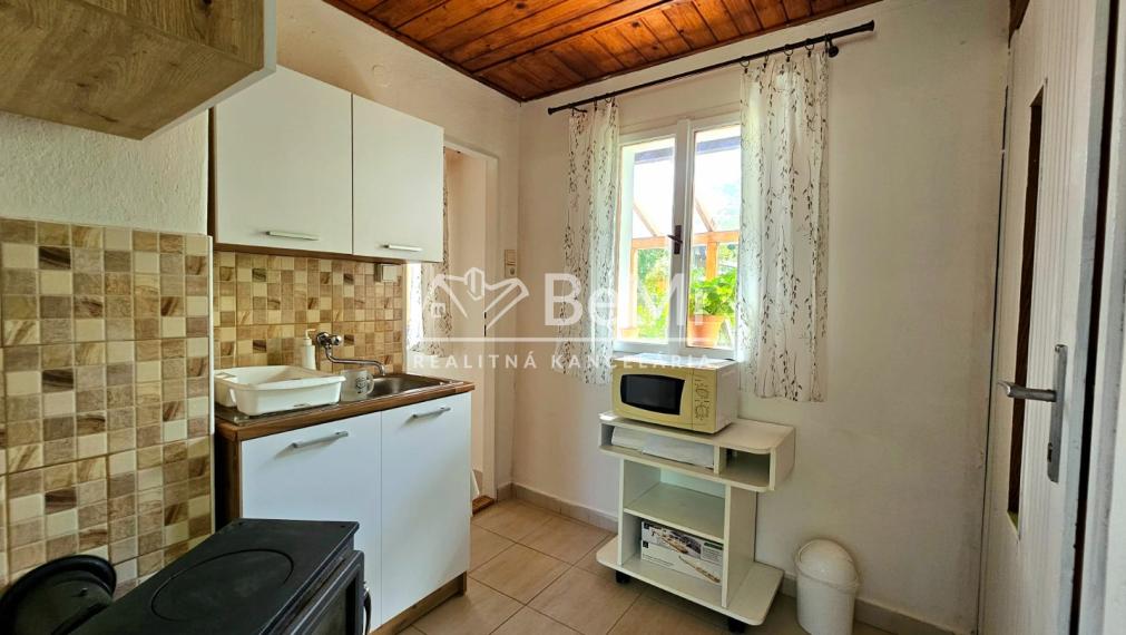 KRÁSNA CHATA V RIMAVSKEJ SOBOTE 1677m2 - NA PREDAJ