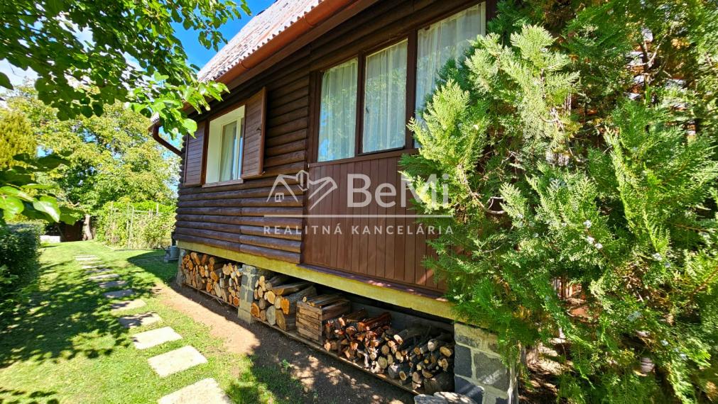 KRÁSNA CHATA V RIMAVSKEJ SOBOTE 1677m2 - NA PREDAJ