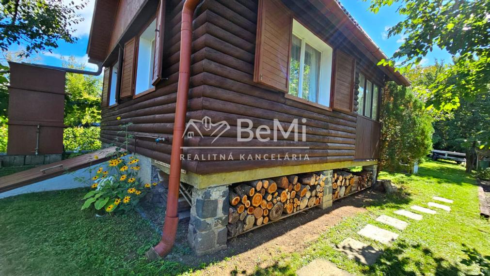 KRÁSNA CHATA V RIMAVSKEJ SOBOTE 1677m2 - NA PREDAJ