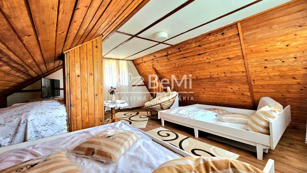 KRÁSNA CHATA V RIMAVSKEJ SOBOTE 1677m2 - NA PREDAJ