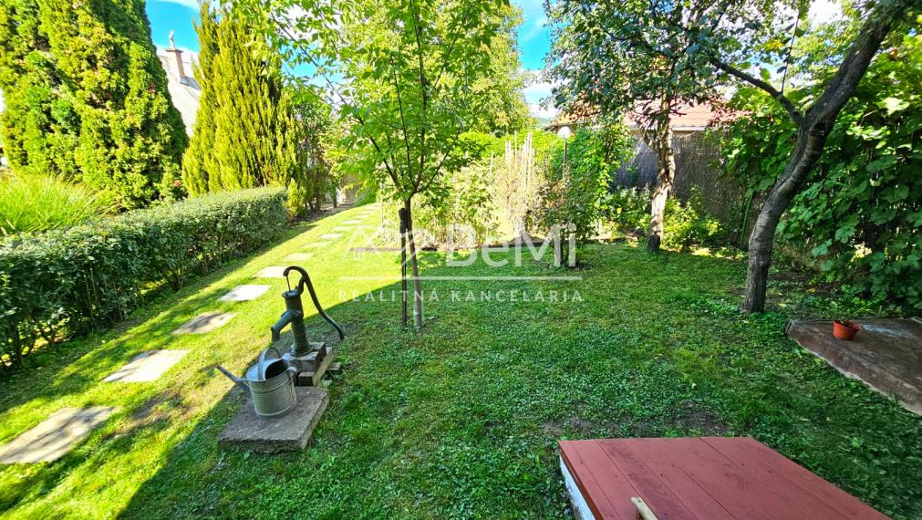 KRÁSNA CHATA V RIMAVSKEJ SOBOTE 1677m2 - NA PREDAJ