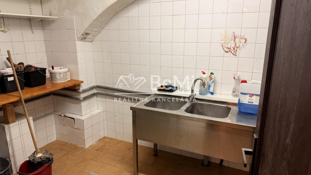 INVESTIČNÁ PRÍLEŽITOSŤ – CENTRUM TRENČÍNA 020-15-MIKUa