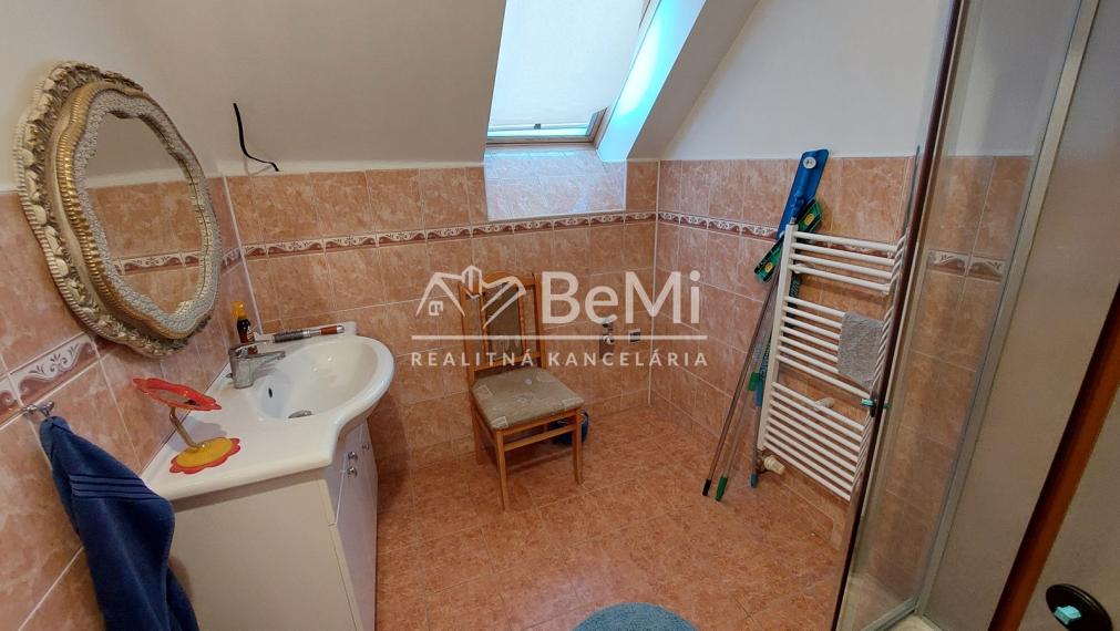 Na predaj rodinný dom s predajňou -Trebatice ID 207-12-LUGUE